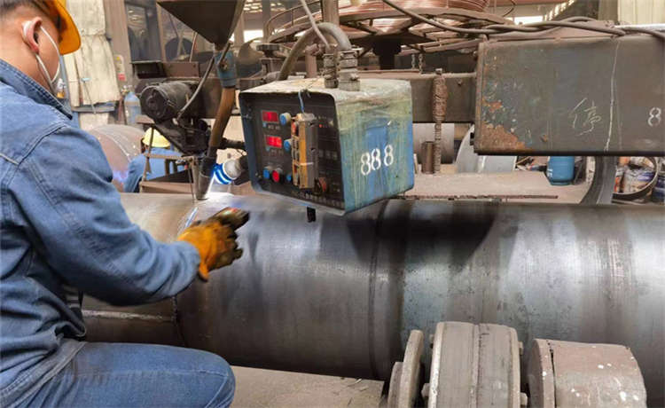 1000鎖扣鋼管樁，卷板管鋼護筒，KY2021原漿型環(huán)氧重防腐螺旋管，鋼材場螺旋管現(xiàn)貨