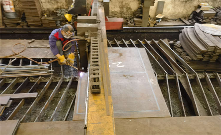 1000mm鋼立柱，1200mm鋼管樁，920螺旋焊管，700mm螺旋焊管